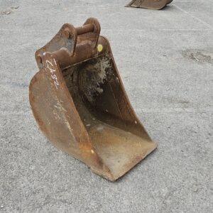 450mm Digging Bucket w/ 45mm Pins - Used - C482