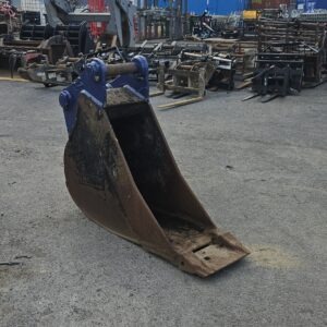 450mm Digging Bucket w/ 80mm Pins - Used - C517