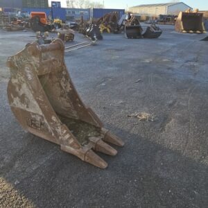 450mm Digging Bucket w/ 65mm Pins - Used - C666
