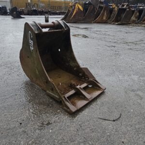 450mm Digging Bucket w/ 45mm Pins - Used - C812