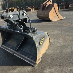 82" Tilting Bucket w/ 80mm Pins - Used - B273