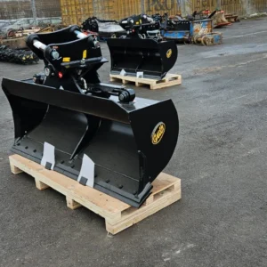 1700mm Tilting Bucket w/ 45mm 3CX Pins - Unused - B901