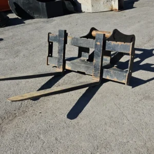 Pallet Fork w/ 80mm Pins - B934